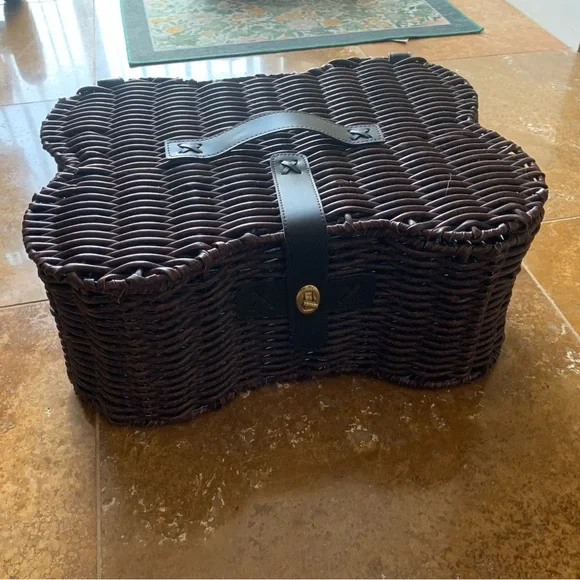 Both Brown Wicker Pet Dog Bone Baskets dog or cat supply storage bins - Picture 16 of 16